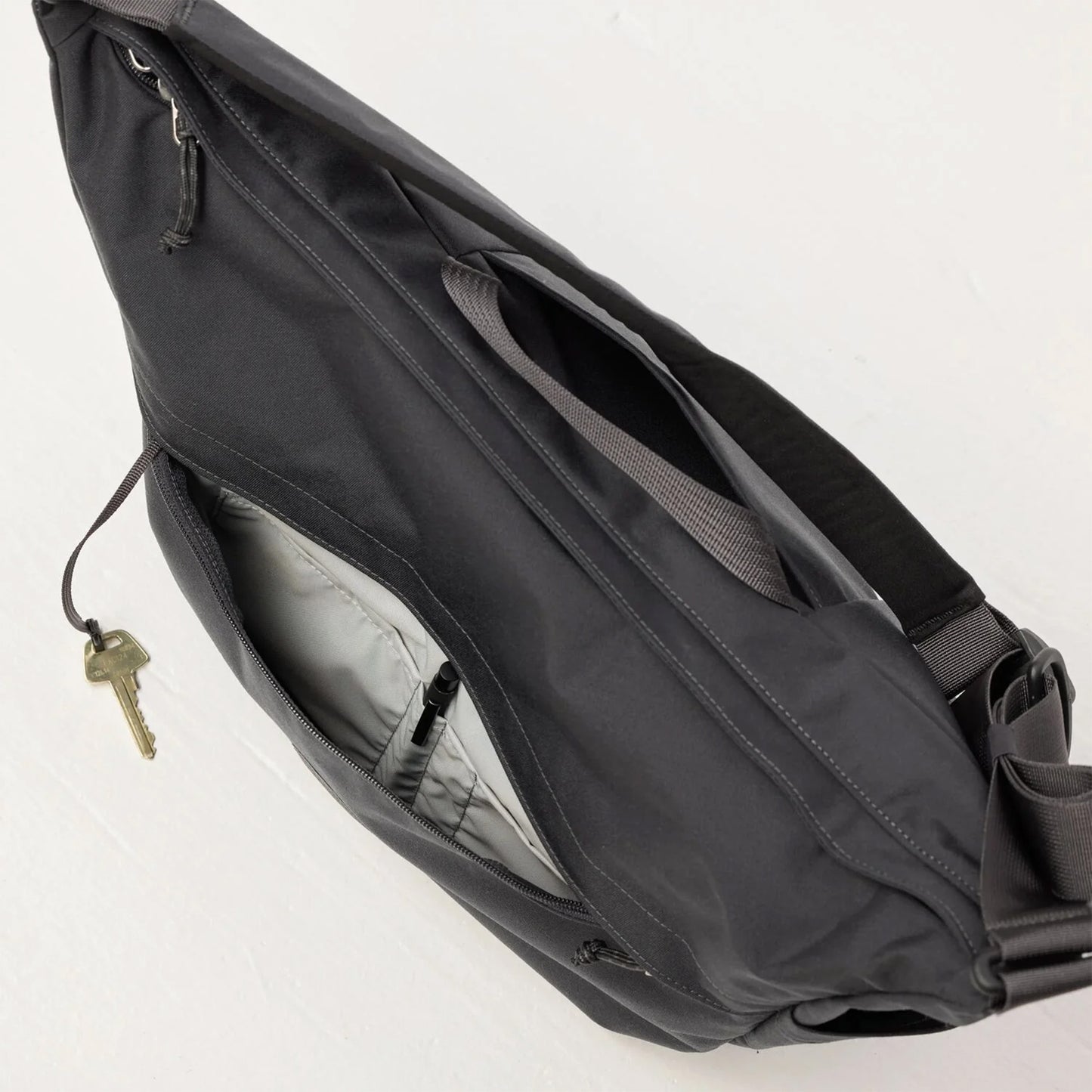 Vessna Crossbody